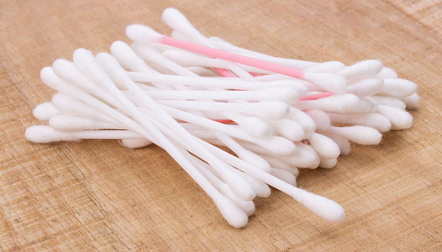 Stop cleaning your kids' ears with cotton swabs