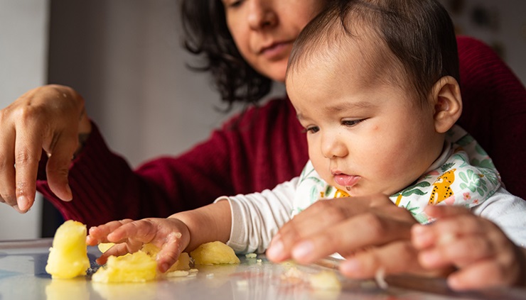 Choking vs. gagging: What parents need to know when introducing solid foods  to children
